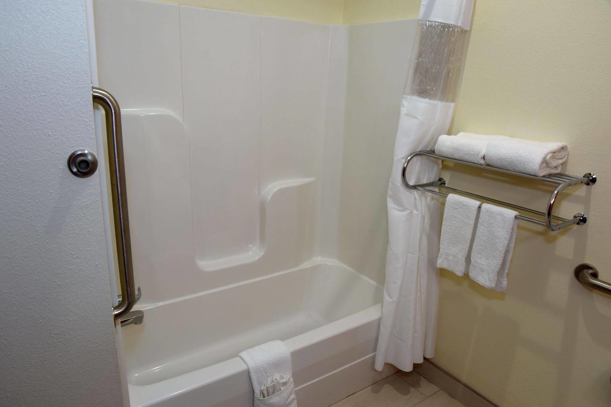 Home Away Kitchen Suites Enid Εξωτερικό φωτογραφία